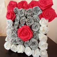 НОВА кутия с вечни рози ръчна изработка, Спиди, снимка 2 - Ръчно изработени сувенири - 45324678