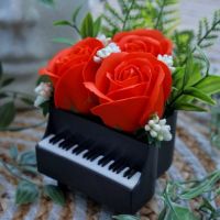 Декорация пиано със сапунени цветя, букет, рози, снимка 4 - Стайни растения - 45256196