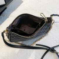 Малка  модерна черна,бежова или бяла чантичка за ръка или рамо , снимка 8 - Чанти - 45068345