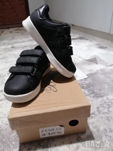 Нови детски кожени кецове с лепки, снимка 1