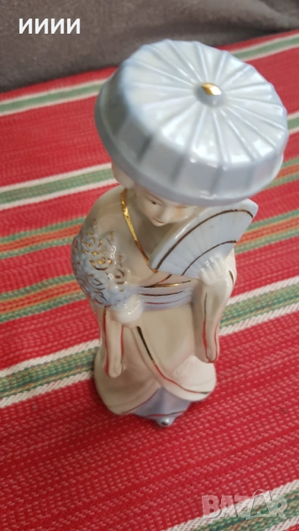 Порцеланова статуетка фигурка дама, снимка 1