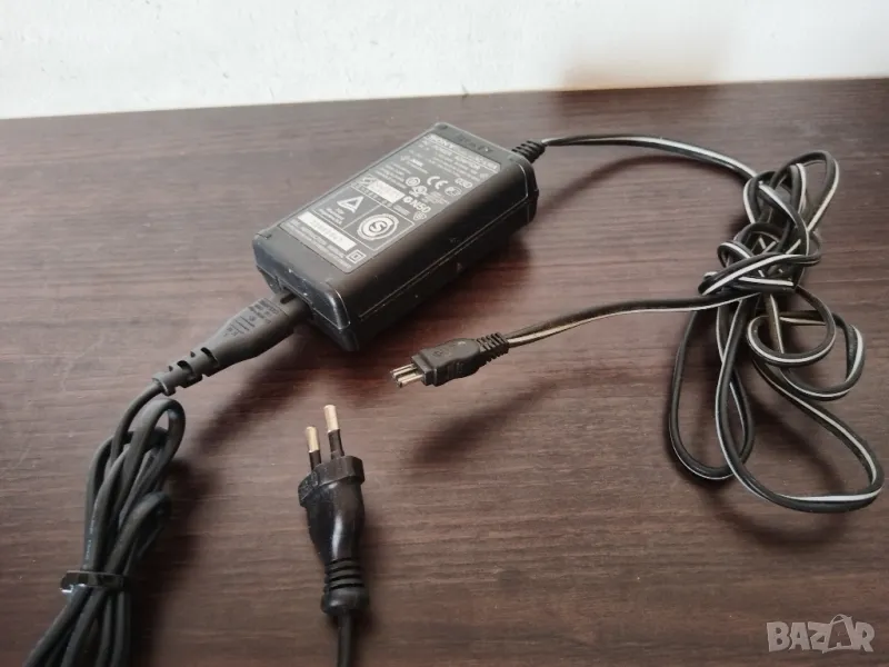 Зарядно за видеокамера SONY AC-L15A, снимка 1