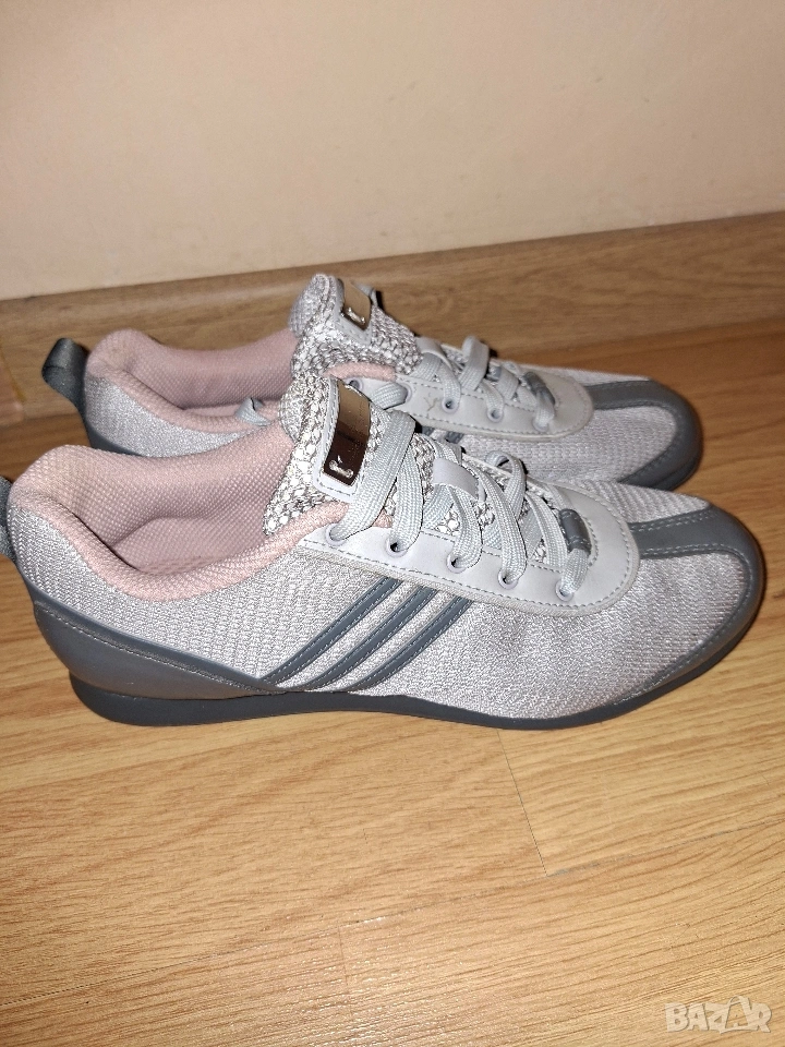 Дамски маратонки Adidas , снимка 1