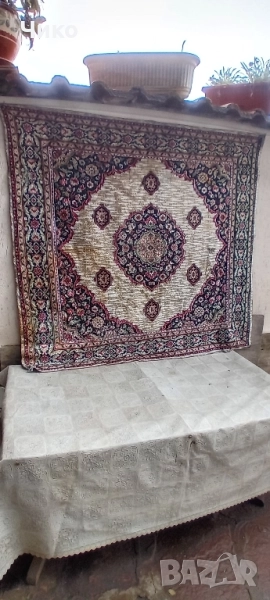 Стар плюшен ковьор за стена, снимка 1