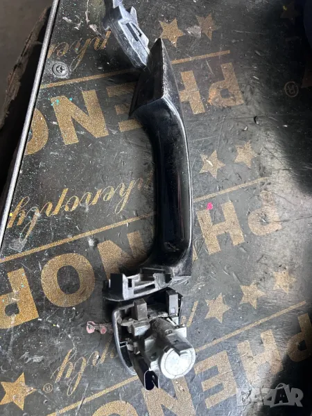 дръжка врата шофьорска мерцедес ц класа w204 c class предна лява ръкохватка патрон брава ключе врата, снимка 1
