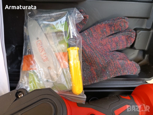 Акумулаторна резачка с 2 батерии, снимка 3 - Моторни триони/резачки - 54020218