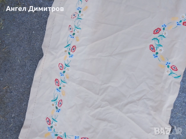 Бродерия покривка , снимка 3 - Антикварни и старинни предмети - 51823343