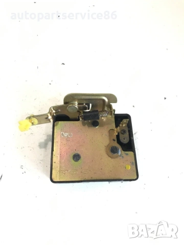 Брава на задния капак за KIA Carnival (2006–2011)