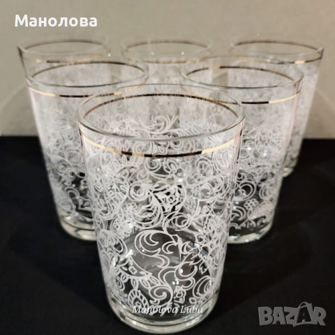 Ретро стъклени чаши дантела.