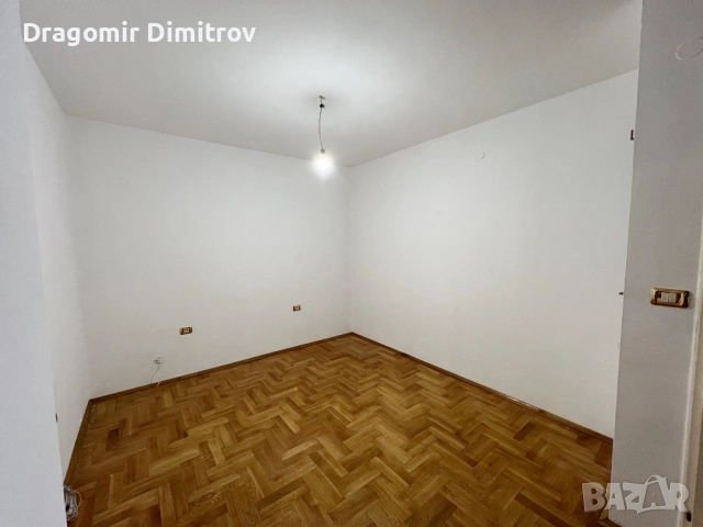 Тристаен тухлен апартамент в район Зимно кино Тракия , снимка 4 - Апартаменти - 53291844