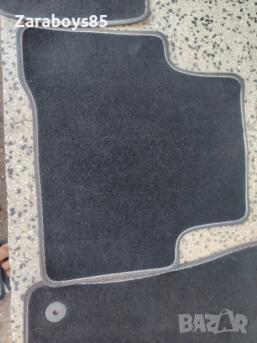 Продавам Оригинални Стелки за Volkswagen Touran след 2015г, снимка 4 - Аксесоари и консумативи - 50917960