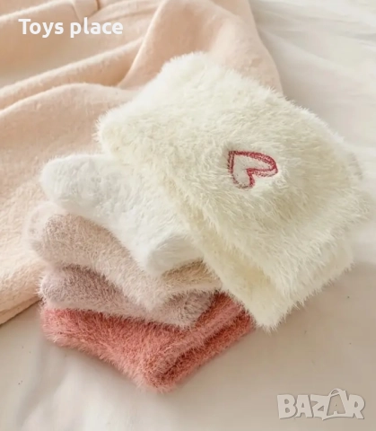 Пухкави чорапи, снимка 3 - Дамски чорапи - 52448565