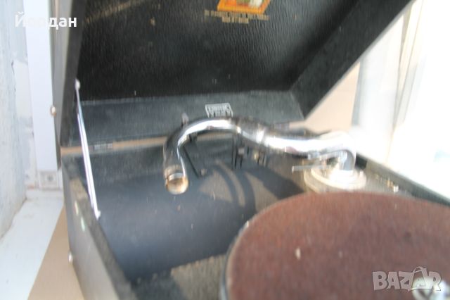 Стар грамофон за интериор, снимка 9 - Други ценни предмети - 45404214