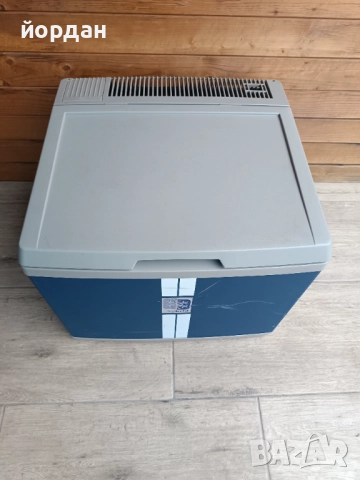 Хладилник 12 и 220волта Mobicool, снимка 7 - Хладилни чанти - 51912326