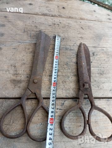 Стара кована ножица, снимка 1 - Антикварни и старинни предмети - 45892764