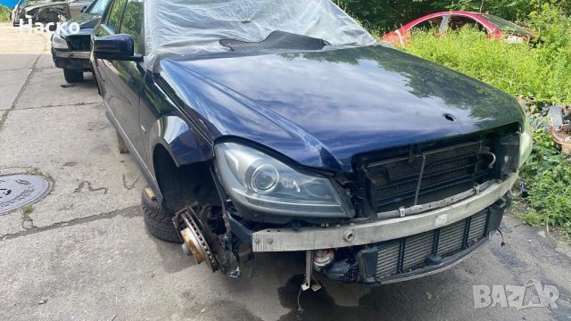 Преден капак Mercedes W204 facelift C class, снимка 1 - Части - 46287809