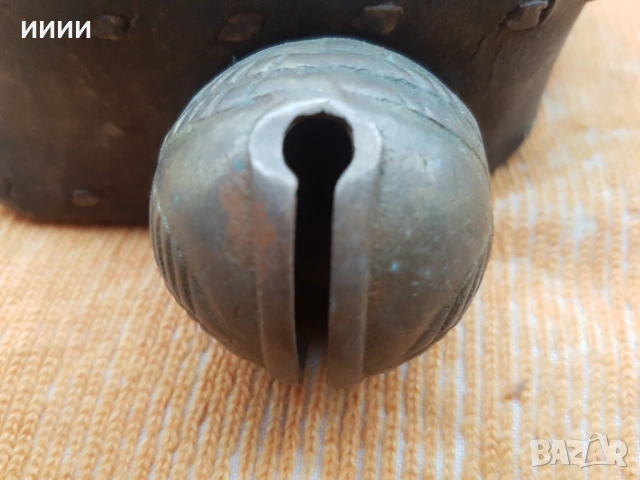 Бронзова хлопка звънец орехче , снимка 2 - Антикварни и старинни предмети - 53880463