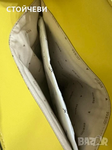 Дамска чанта Guess, снимка 2 - Чанти - 50646571