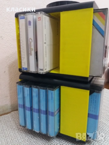 Касетник двоен с касетки. 