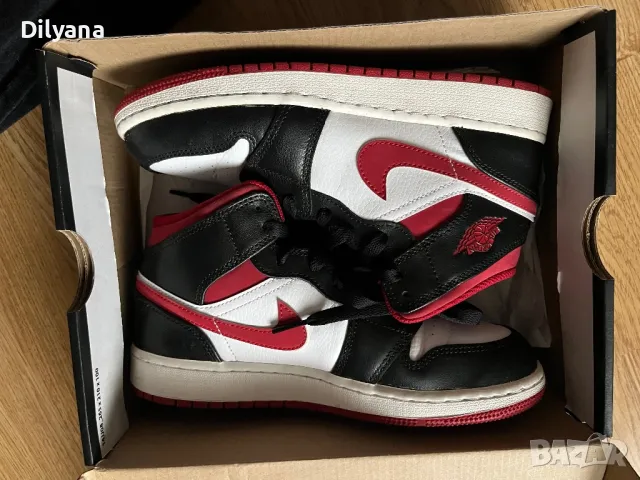 Обувки Nike Jordan 1 (37 номер), снимка 3 - Кецове - 48558718