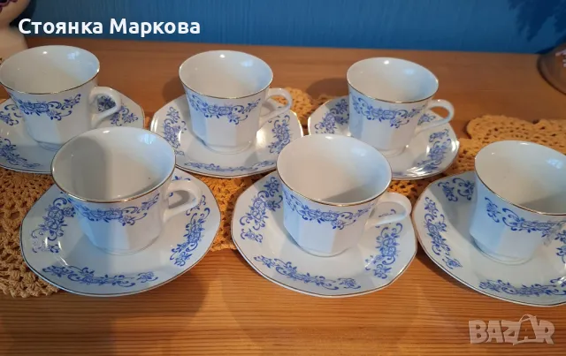 фин и красив порцеланов сервиз в синьо