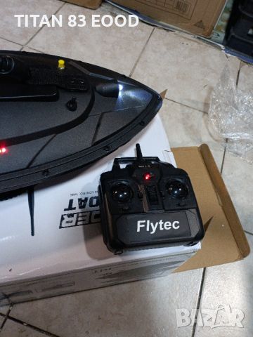 Flytec 2011-5 RC лодка за захранка , снимка 2 - Стръв и захранки - 46103389