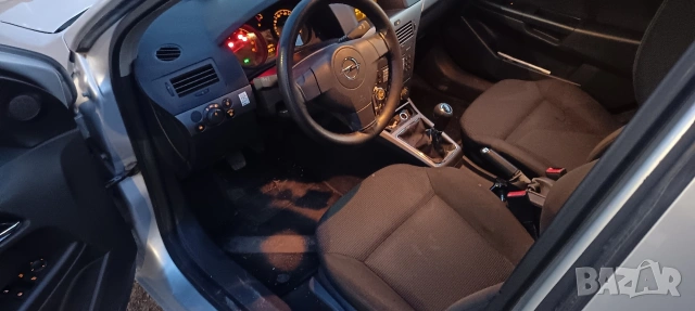 Опел Астра, снимка 3 - Автомобили и джипове - 53801989