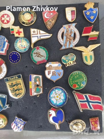 стара колекция събирана с години от значки на тема СПОРТ и ФУТБОЛ, снимка 5 - Колекции - 54025454