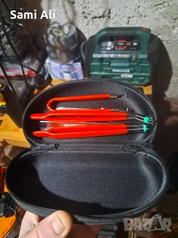 Сет за часовникари (в черната кутия със синия апарат): ​Син инструмент, снимка 3 - Други - 53669111