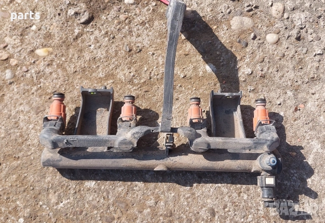 Горивна Рейка и Дюзи Пежо Партнер 1.6 Бензин - Ситроен Берлинго , снимка 4 - Части - 53908638