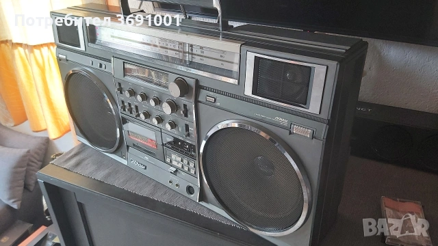 Продавам Victor M90, снимка 2 - Радиокасетофони, транзистори - 54091351