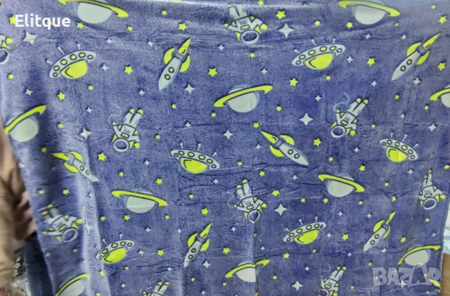 Детско одеяло, светещо в тъмното- 120 х150 см., полиестерен микрофибър. Цветове - сиво или розово, снимка 2 - Спално бельо и завивки - 52787528