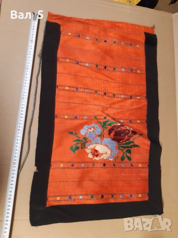Автентична тъкана престилка , носия, снимка 2 - Антикварни и старинни предмети - 53846035