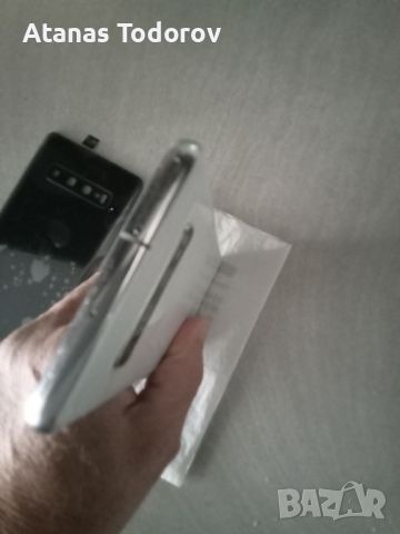 Продавам Смартфон Самсунг S10+/плюс/ със счупен дисплей за ремонт плюс  нов заден капак ., снимка 2 - Samsung - 45404558