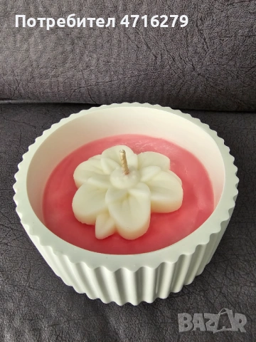 Букети с цветя от соев восък и ароматни свещи в керамични кашпи, снимка 5 - Декорация за дома - 53343442