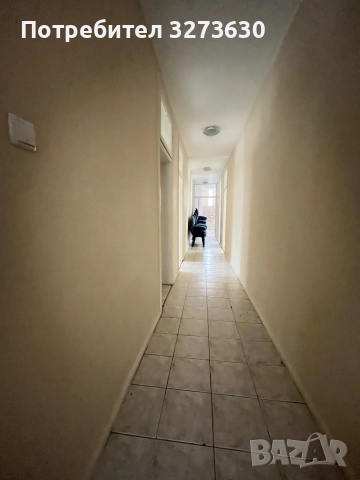 Продава се недвижим имот-  офис сграда, жилищна сграда ателие и гаражи  , снимка 6 - Къщи - 52691439