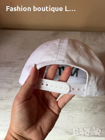 Бяла бейзболна шапка с черна бродерия NYC с регулираща се обиколка 100% памук 🤍🤍🤍🤍🤍🤍, снимка 6 - Шапки - 52002263
