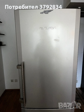 Хладилник с фризер Liebherr 7081968, снимка 2 - Хладилници - 53959568