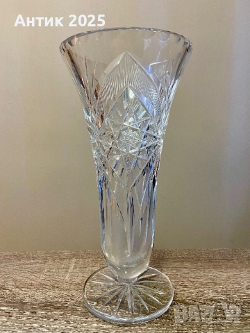 Голяма кристална ваза с богата фасетна шлифовка, винтидж