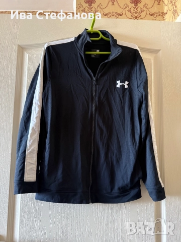 Under Armour черно 100% оригинално спортно марково горнище с цип , снимка 2 - Спортни екипи - 52723442