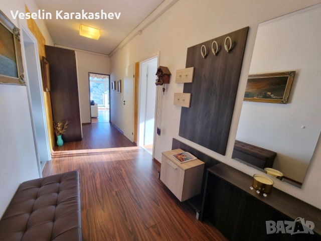 ПРОДАВА СЕ АПАРТАМЕНТ НАД ЕЗЕРОТО С ПОДЗЕМНО ПАРКОМЯСТО! ДИРЕКТНО ОТ СОБСТВЕНИК - БЕЗ КОМИСИОННИ!, снимка 9 - Апартаменти - 52790184