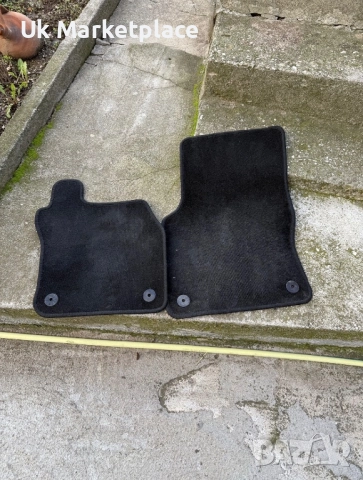 Skoda Octavia 2019 стелки предни десен волан 