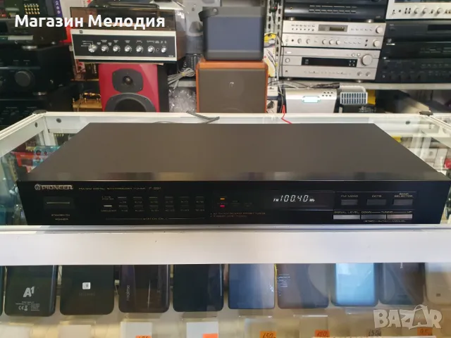 Тунер Pioneer F-551  В отлично техническо и визуално състояние., снимка 2 - Декове - 48566819