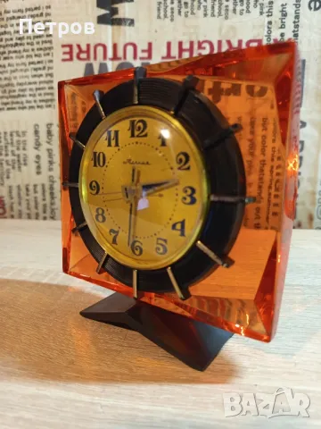 Стар Настолен Часовник"Молния"(Molnia), снимка 3 - Антикварни и старинни предмети - 50021334
