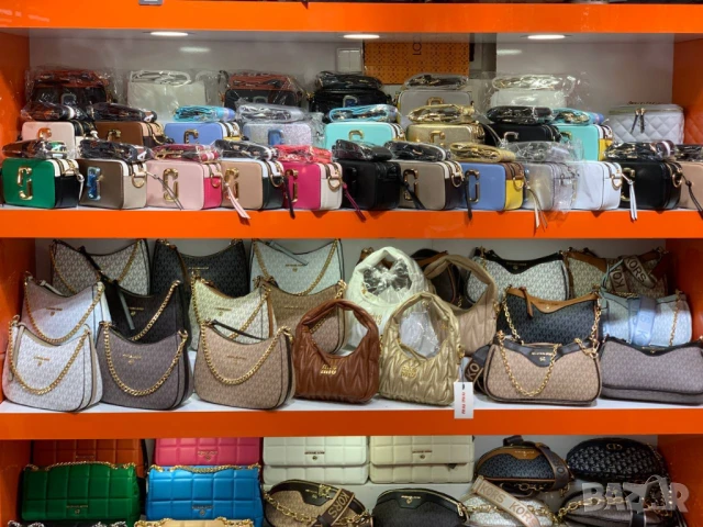 чанти guess jaquemuss chanel louis vuitton versace, снимка 11 - Чанти - 51427558