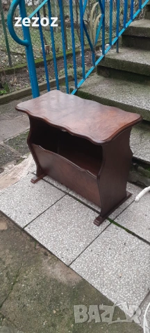 Поставка за вестници с плот, снимка 2 - Маси - 53962486