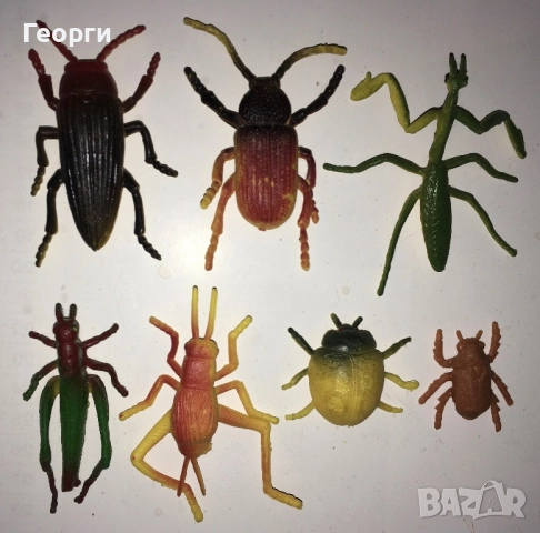 Насекоми от гума: бръмбари, скакалци, богомолка и други от Италия., снимка 2 - Фигурки - 52695732