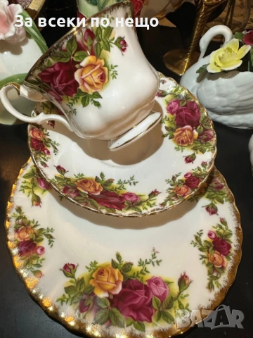 Royal Albert England Circa 1962 “Old country ” - великолепен троен сет Код P2244, снимка 6 - Колекции - 54238330
