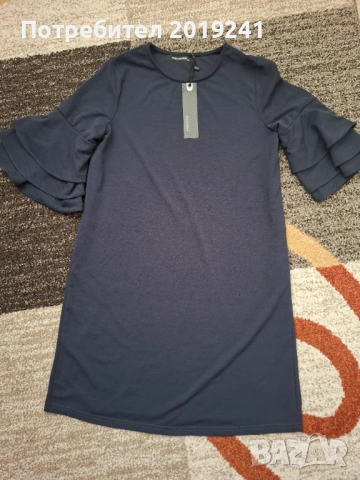 Тъмно синя ефектна рокля 