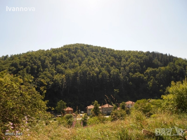 Продавам дворно място в Етъра - Габрово